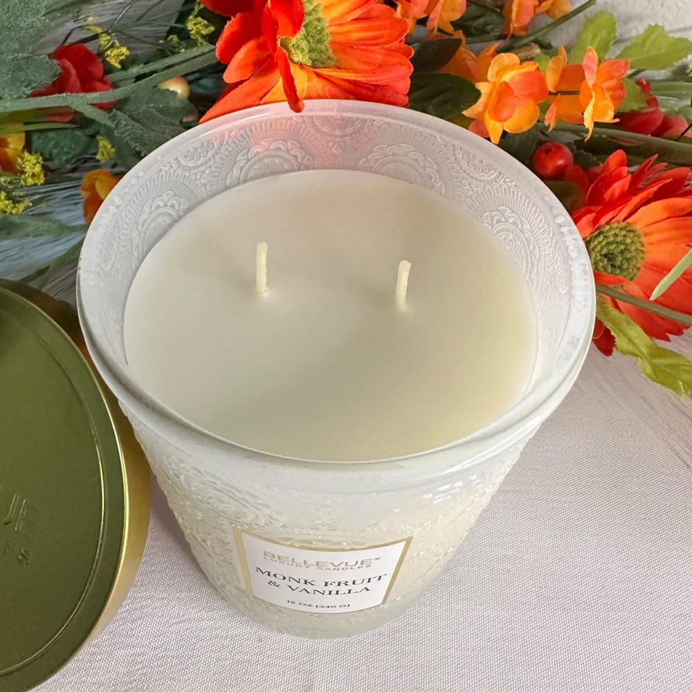 Bellevue Double Wick 12 oz Luxury Candle MONK FRUIT & VANILLA ~ New! - Picture 4 of 13